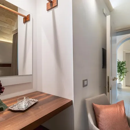 Palazzo San Lazzaro - Selection Jacuzzi & Guest house *